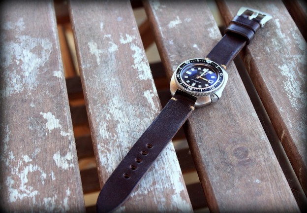 montre seiko 6105 sur bracelet montre cuir canotage modele achill